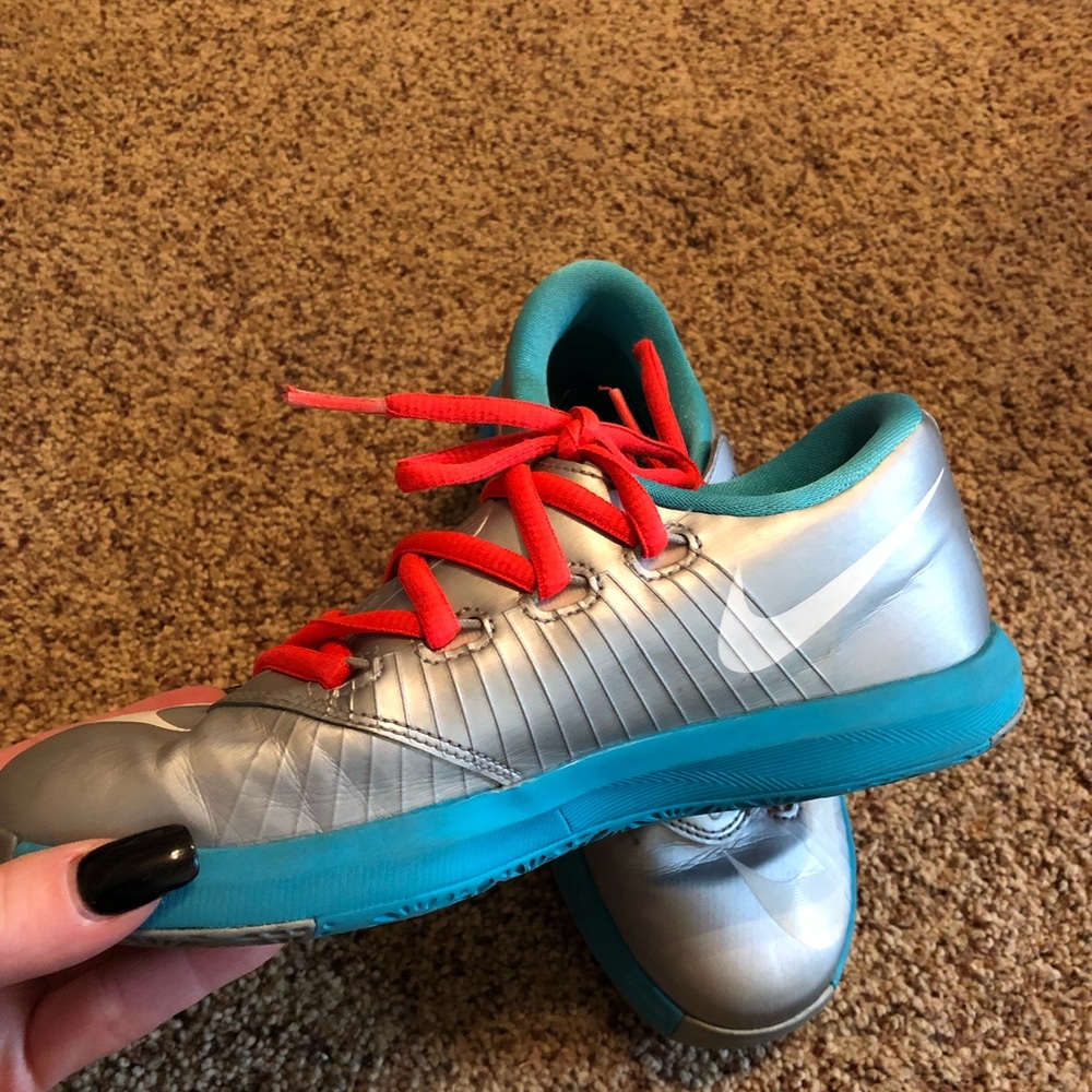 Kids KDs - Picture 3 of 3